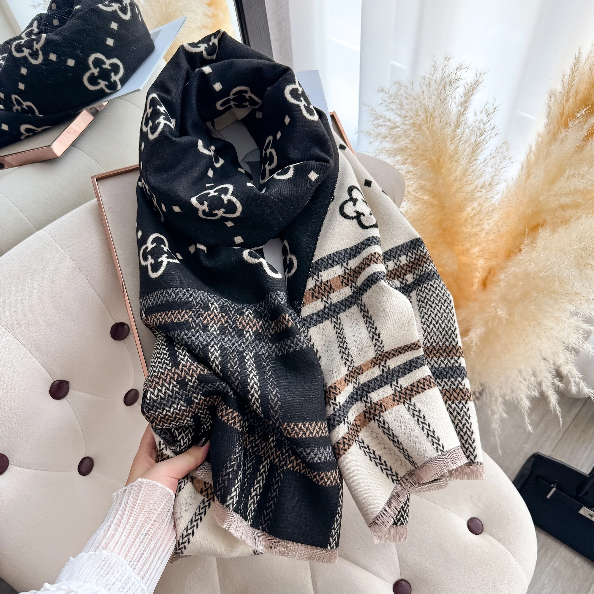 Écharpe à carreaux – Image 2